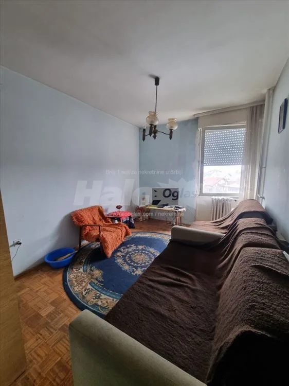 Na prodaju stan u najlepšem delu Borče,centar 3 — 8