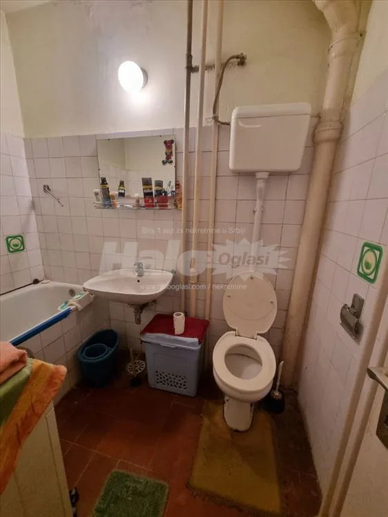 Na prodaju stan u najlepšem delu Borče,centar 3 — 11