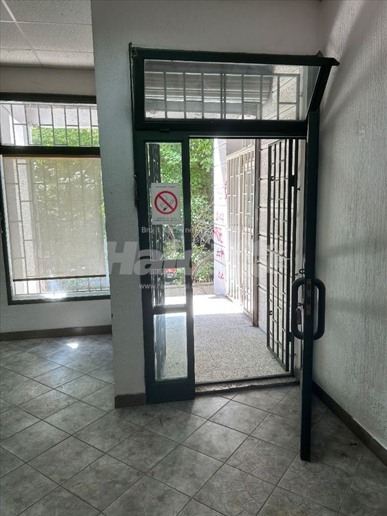 Na prodaju uknjižen lokal od 30 m² — 2