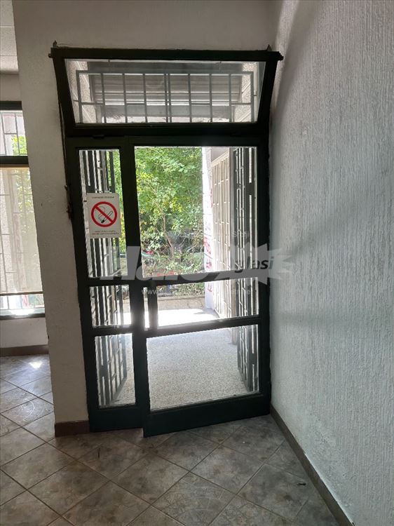 Na prodaju uknjižen lokal od 30 m² — 3
