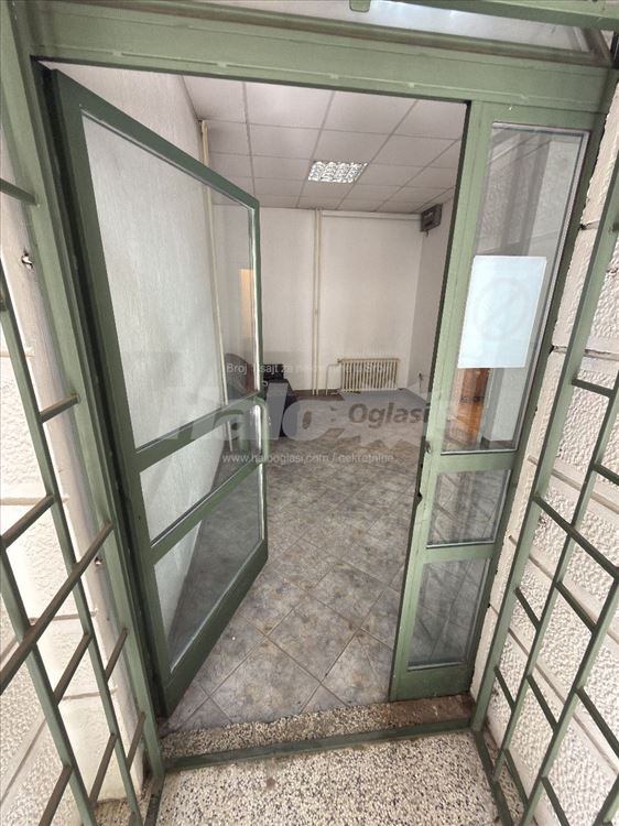 Na prodaju uknjižen lokal od 30 m² — 5