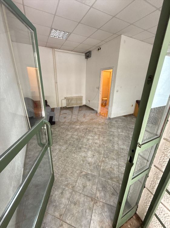 Na prodaju uknjižen lokal od 30 m² — 6