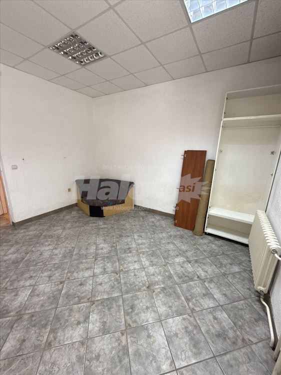 Na prodaju uknjižen lokal od 30 m² — 9