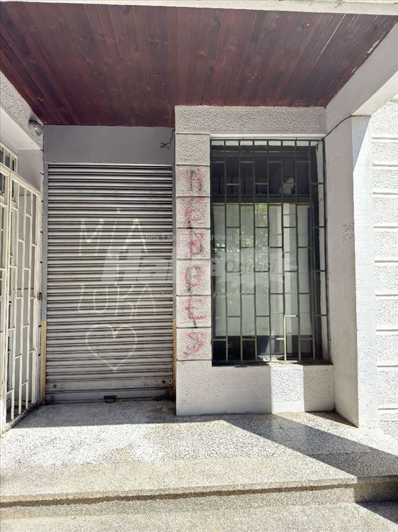 Na prodaju uknjižen lokal od 30 m² — 14