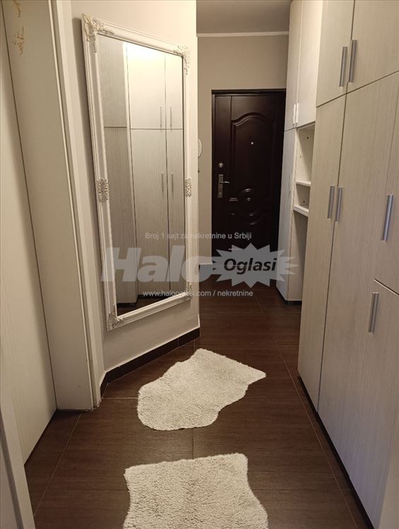 Namešten 1.5 stan na TOP lokaciji — 13