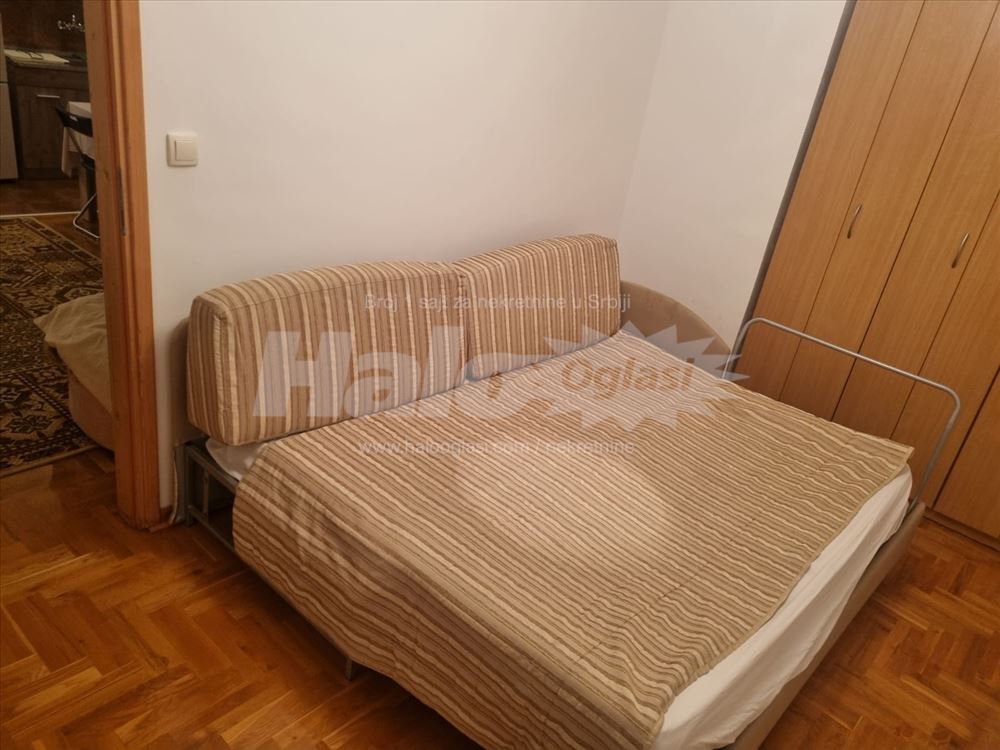 Namesten dvosoban stan na Julinom Brdu — 12