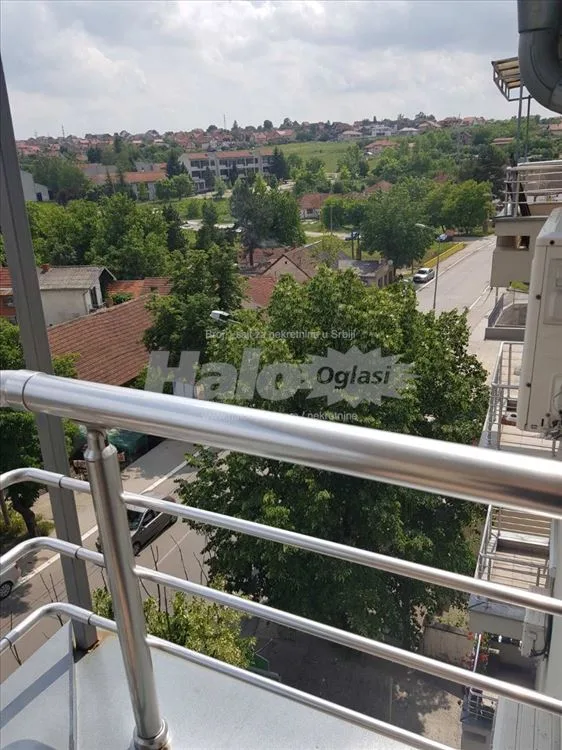 Odličan stan 2.0 48m2+parking u centru Lazarevca — 8