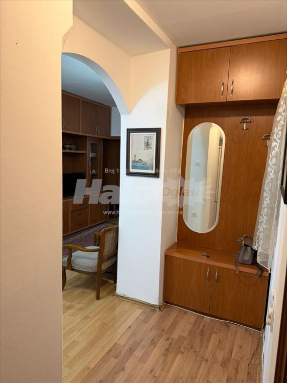 Namešten stan 32m² – Krunska, Vračar — 2