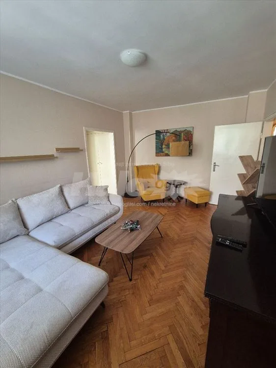 Namesten stan 55m2 centar — 3