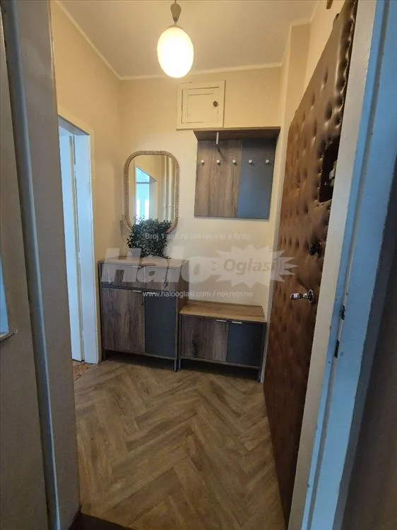 Namesten stan 55m2 centar — 9