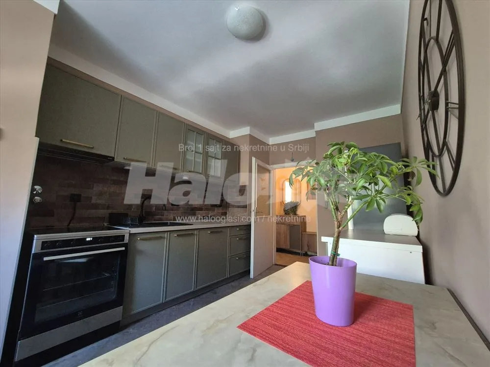 Namesten stan 55m2 centar — 12