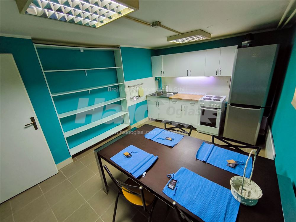 Namešten stan 80m² Banovo brdo od 01.07. — 8