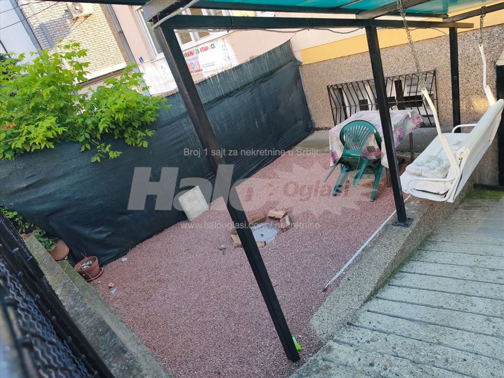 Namešten stan 80m² Banovo brdo od 01.07. — 14