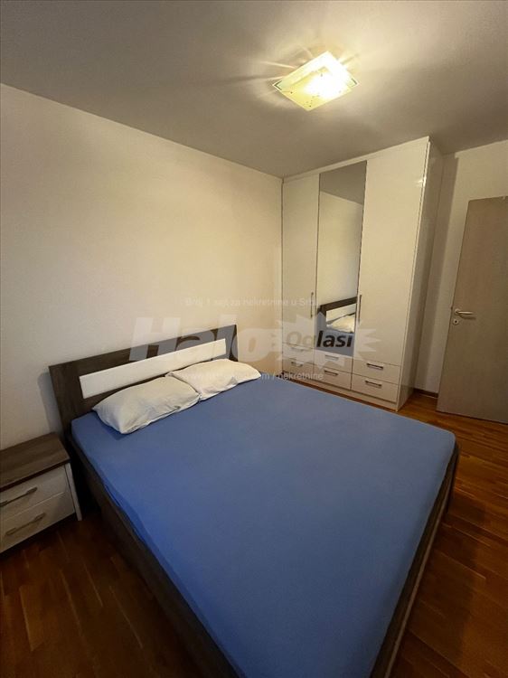 Namesten Stan Ledine, parking, blizu okretnice — 6
