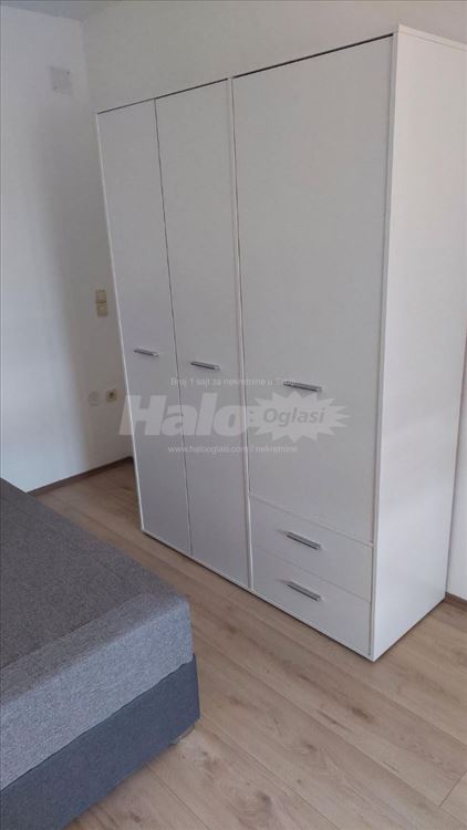 Namesten stan na izlazu iz Batajnice kod SUNCA — 6