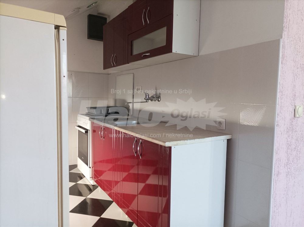 Namešten stan u kući, 50m2, na prvom spratu — 4