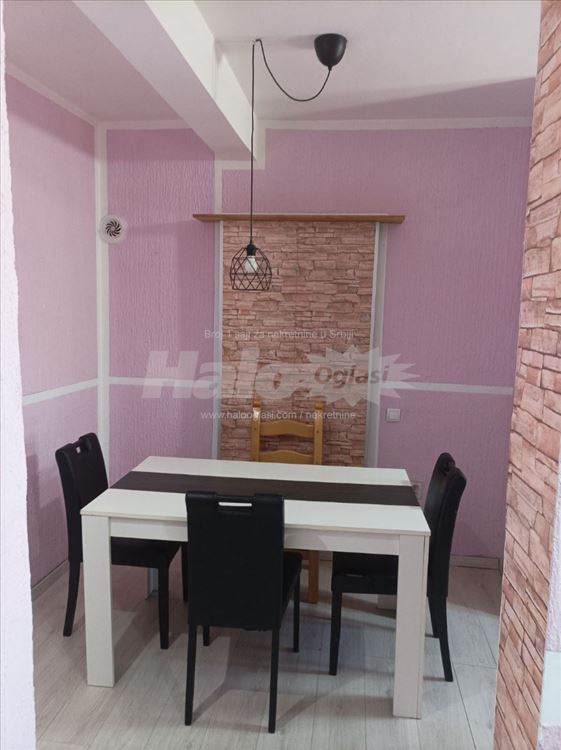 Namešten stan u kući, 50m2, na prvom spratu — 6