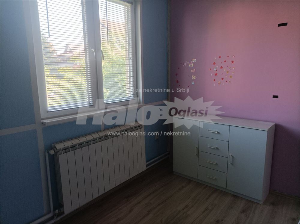 Namešten stan u kući, 50m2, na prvom spratu — 13