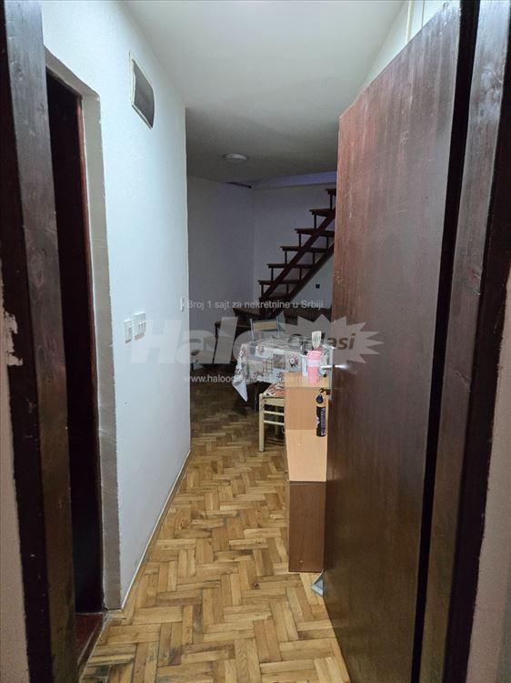 Namešten stan u Mirijevu — 2