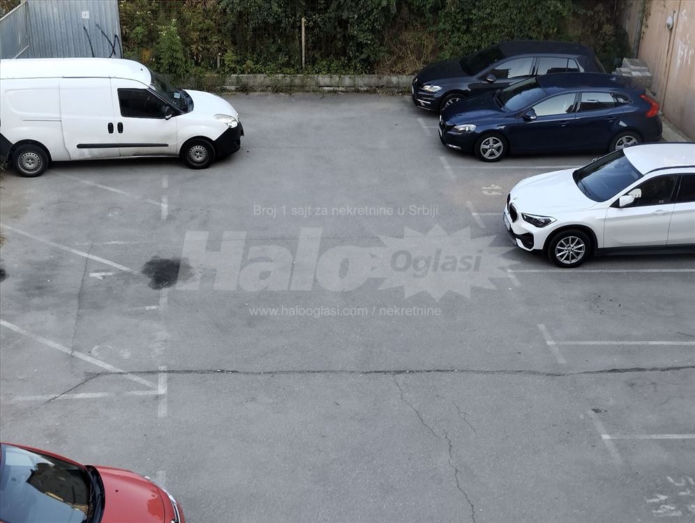 Namesten,parking,Cvetanova cuprija — 8