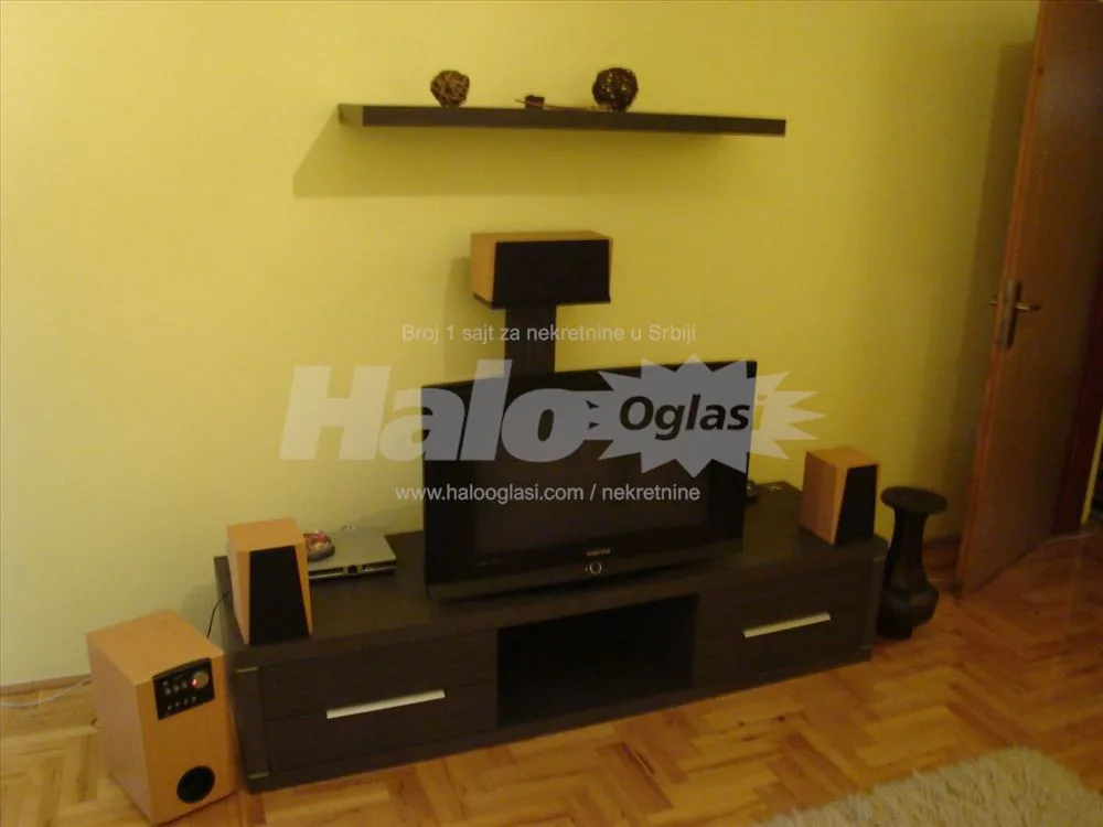 Namešten dvosoban stan u Borči 56kvm — 3