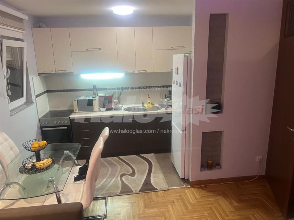 Namešten Jednoiposoban Stan 41m2 Altina Top — 5