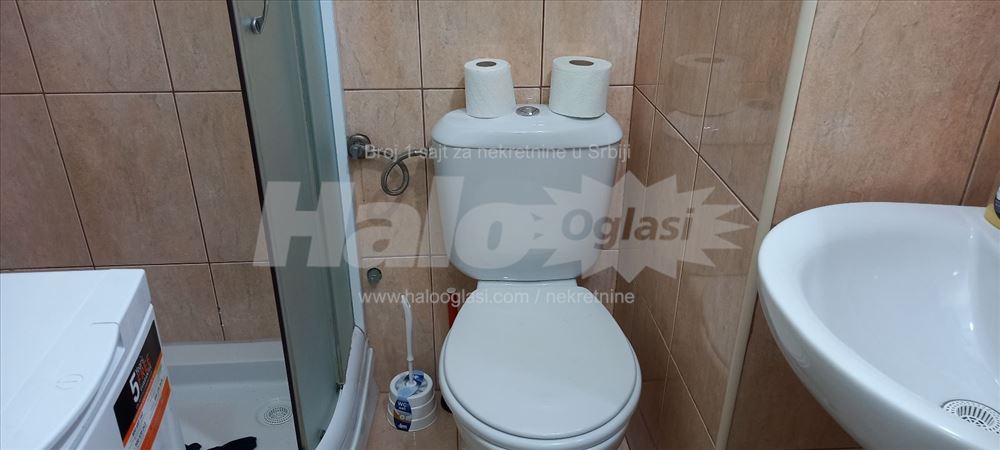 Namešten jednoiposoban stan na odličnoj lokaciji — 4
