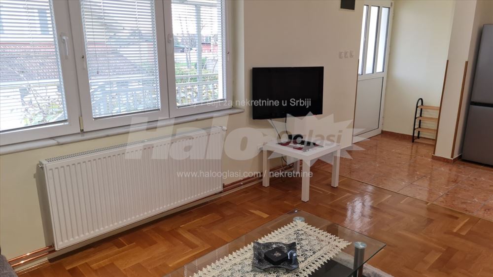Namešten odličan nov stan u porodičnoj kuci — 3