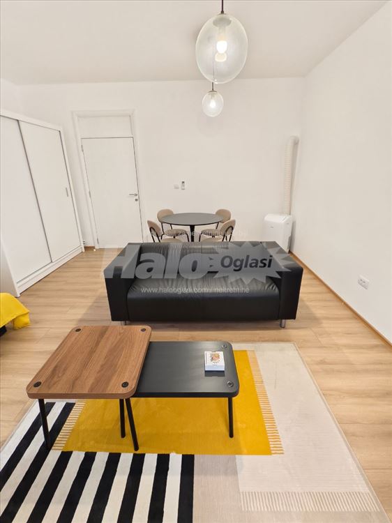 Namešten, renoviran stan na odličnoj lokaciji — 3