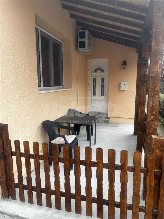 Namešten stan kod Bogoslovije — 14
