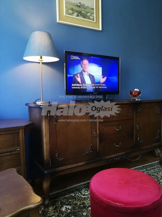 Namešten stan kod restorana Dash — 2