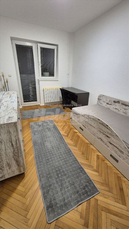 Namešten stan na Ceraku 63+10m2,odlična lokacija — 12