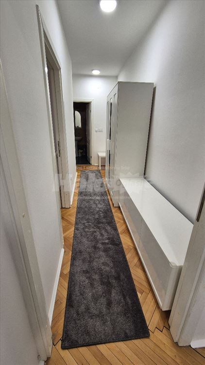 Namešten stan na Ceraku 63+10m2,odlična lokacija — 15