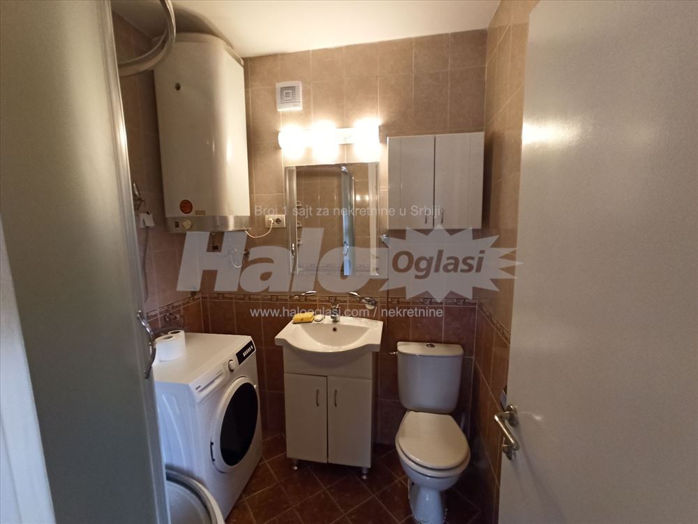 Namešten stan na Julinom brdu — 15