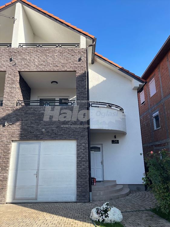 Namešten stan od 160m2, u kući, na Altini — 2