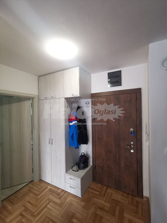 Namešten stan od 45m2 - Paunov breg na Banjici — 2