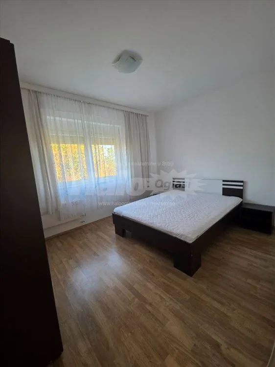 Namešten stan u Borči sa parkingom — 6