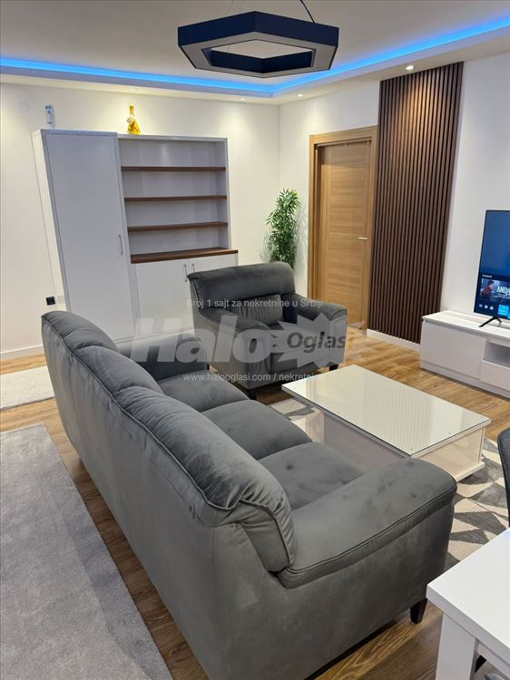 Namešten stan u Jajincima, Voždovac 55m2 — 2