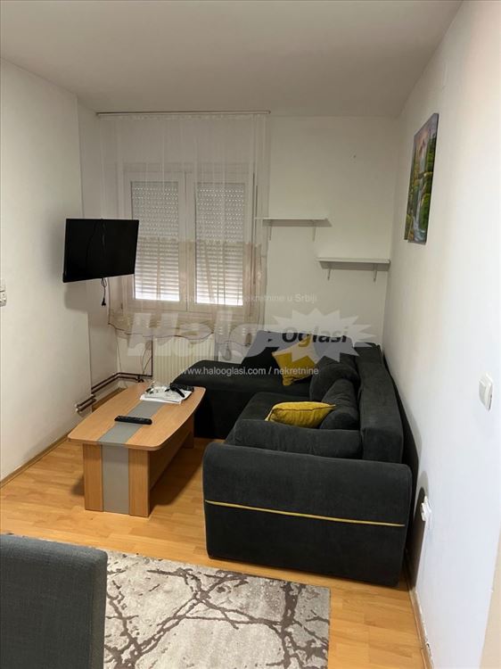 Namešten stan,Beli karton,Exstra lokacija — 2