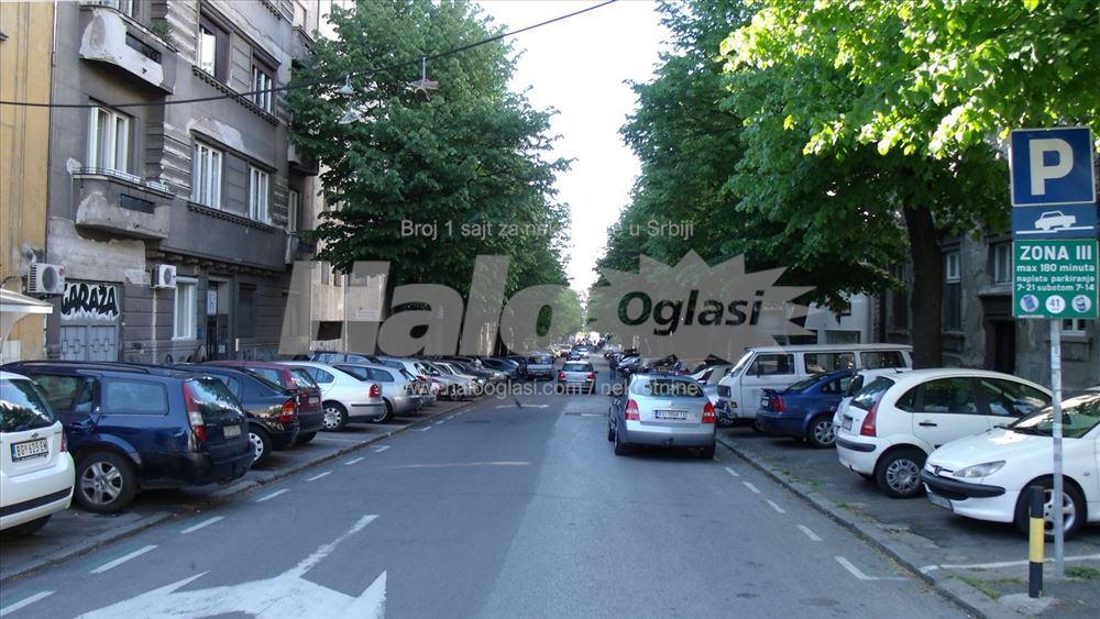 Namešten trosoban stan, Gundulićev venac — 2