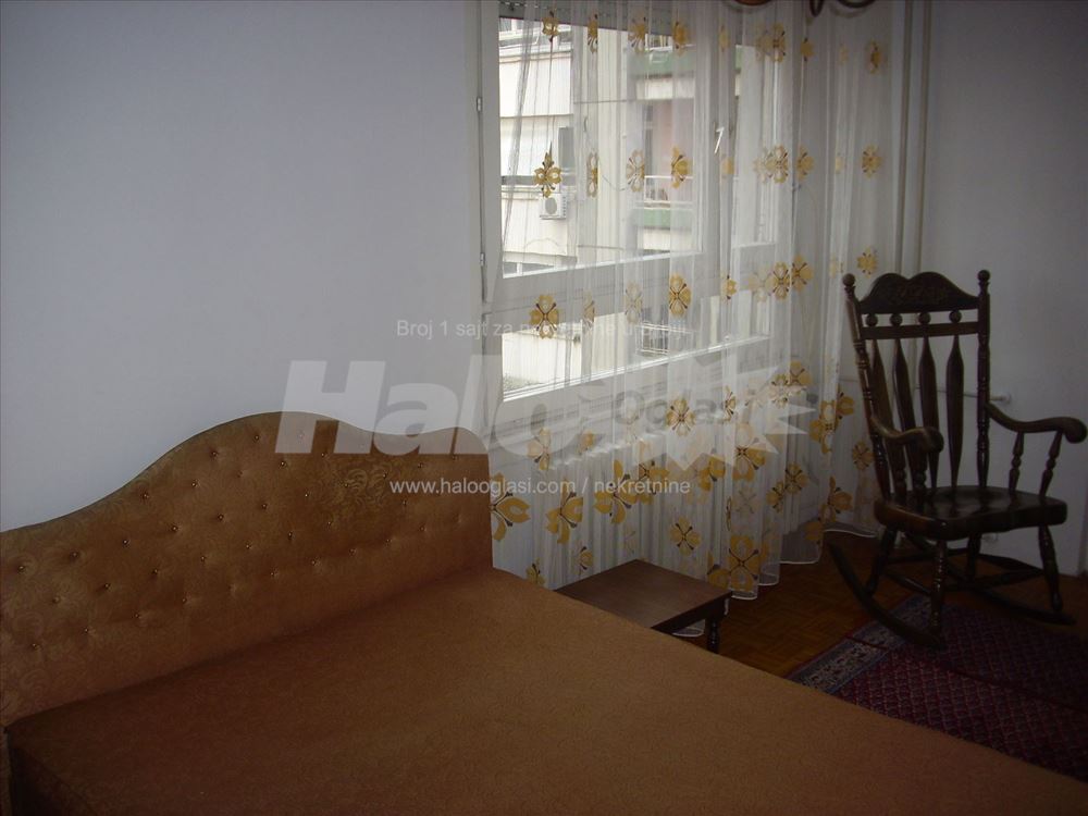 Namešten trosoban stan u bloku 30 — 4