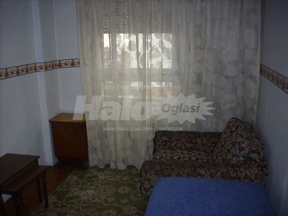 Namešten trosoban stan u bloku 30 — 5
