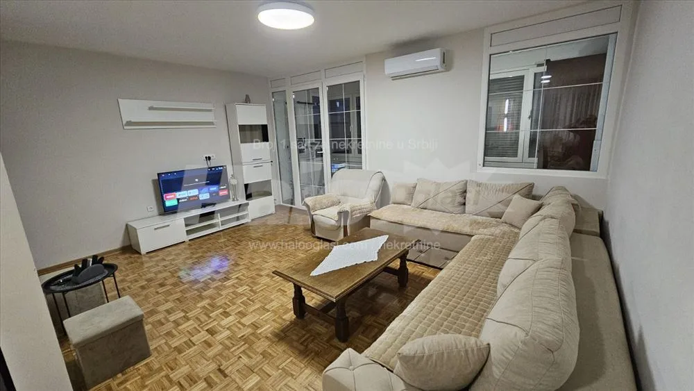 Namešten trosoban stan u Borči – Centar 3 — 2