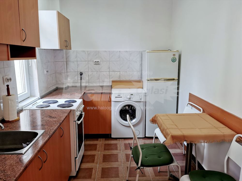 Namešten trosoban stan, Vračar kod Hrama — 7