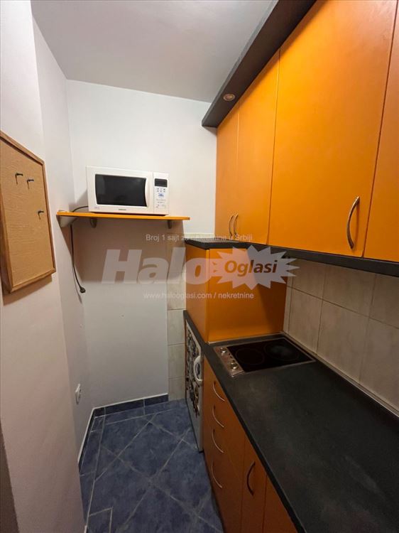 Nameštena Garsonjera Đeram pijaca — 5