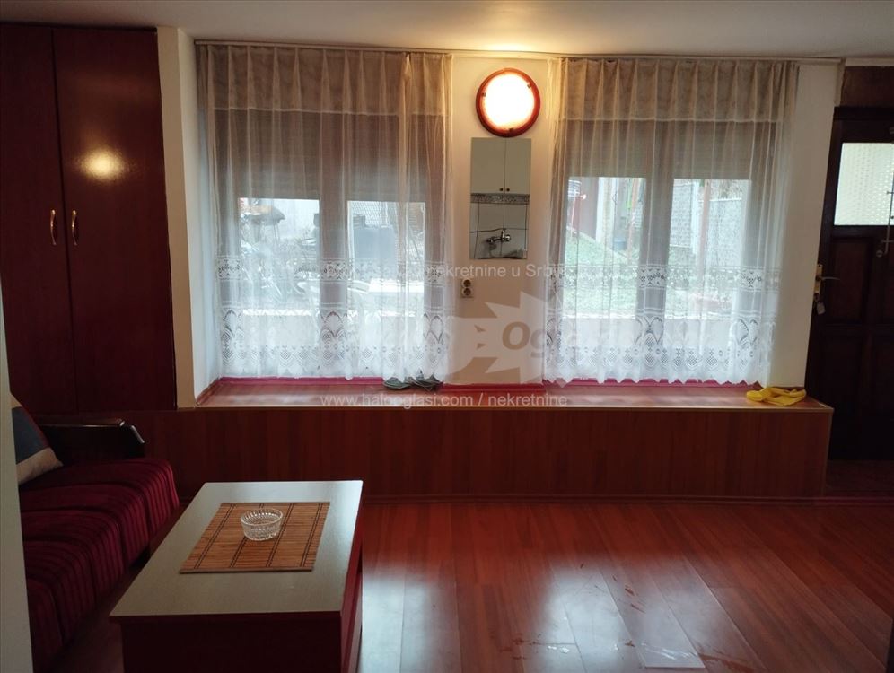 Nameštena garsonjera na Banovom brdu — 6