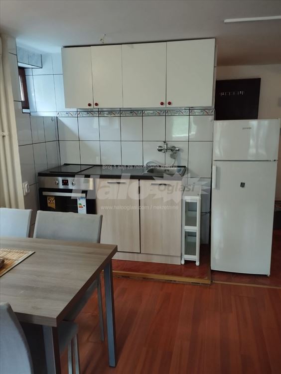 Nameštena garsonjera na Banovom brdu — 8
