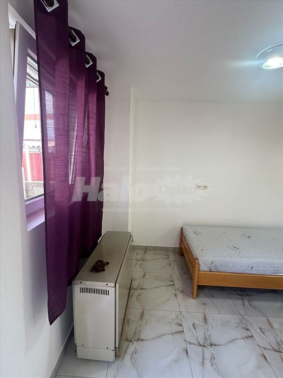 Nameštena garsonjera u Batajnici — 3