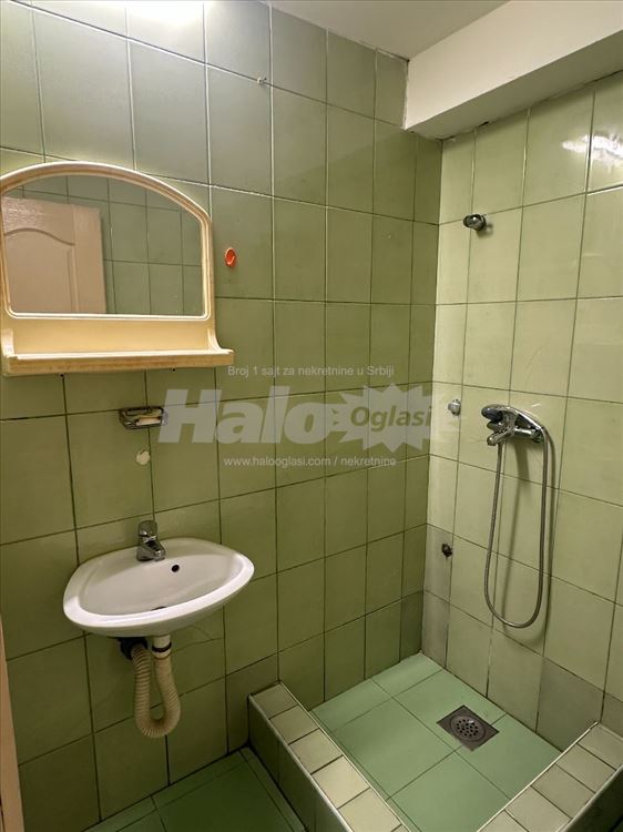 Nameštena garsonjera u Batajnici — 8