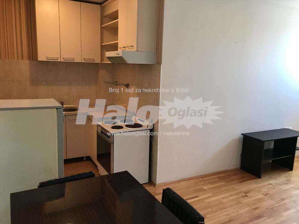 Nebojše Đukelića 6, Filmski grad, 72m2 (39m2+33m2) — 3